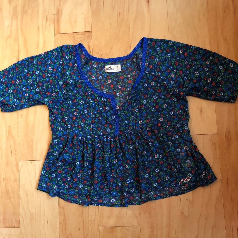 Shear Holister Top